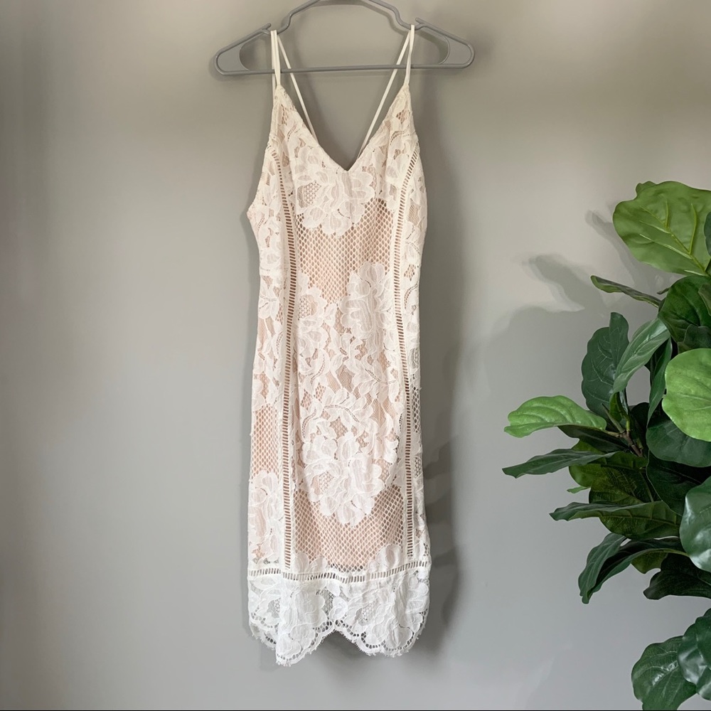 Fashion Nova Off White Lace Dress NWT - Picture 3 of 6